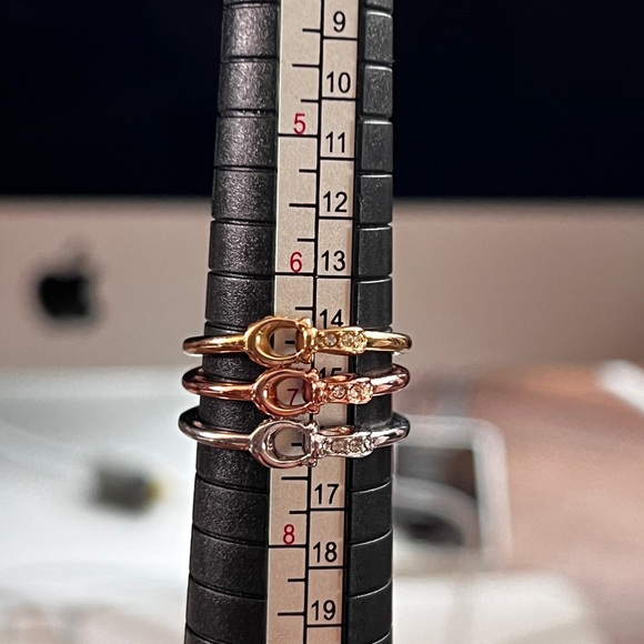 NEW‼️ COACH Signature interlock Pave Stackable 3 Ring Set - Picture 15 of 16